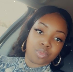 Meet your Posher, Candace